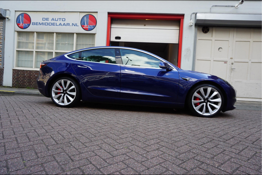 Tesla Model 3 Performance AWD 75 kWh Long Range | Liefhebbersconditie | 464pk | Origineel Nederlands Dealer onderhouden | Carbon Spoiler | Premium Audio | 20inch