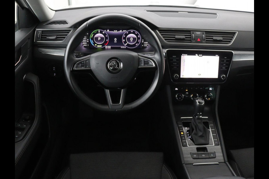 Škoda Superb 1.4 TSI iV Business Edition | Stoelverwarming | Carplay | Carplay | Virtual Cockpit | Navigatie | Parkeerhulp | Full LED | PHEV