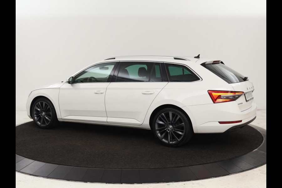 Škoda Superb 1.4 TSI iV Business Edition | Stoelverwarming | Carplay | Carplay | Virtual Cockpit | Navigatie | Parkeerhulp | Full LED | PHEV