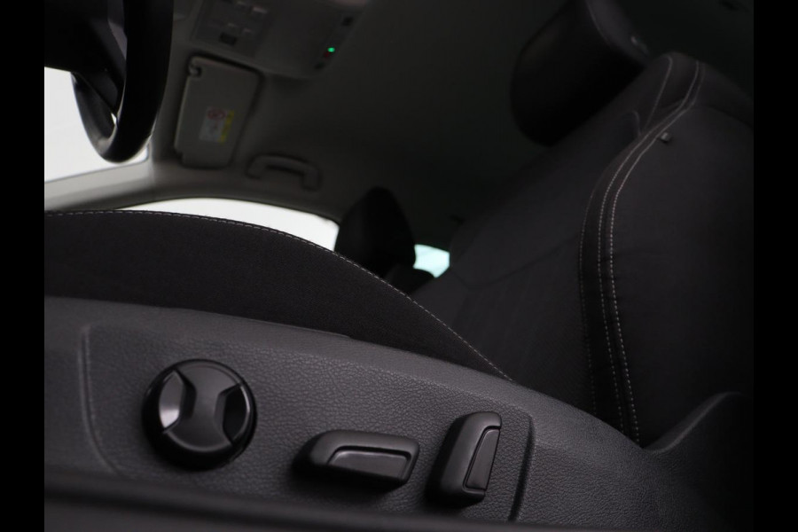 Škoda Superb 1.4 TSI iV Business Edition | Stoelverwarming | Carplay | Carplay | Virtual Cockpit | Navigatie | Parkeerhulp | Full LED | PHEV