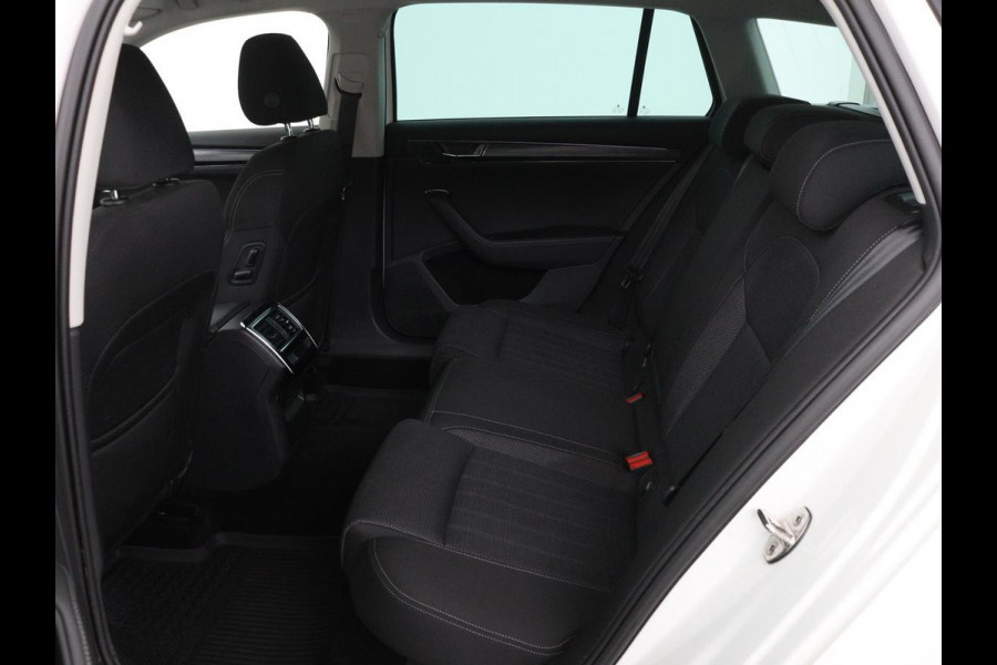 Škoda Superb 1.4 TSI iV Business Edition | Stoelverwarming | Carplay | Carplay | Virtual Cockpit | Navigatie | Parkeerhulp | Full LED | PHEV