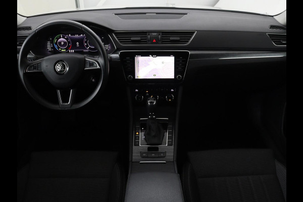 Škoda Superb 1.4 TSI iV Business Edition | Stoelverwarming | Carplay | Carplay | Virtual Cockpit | Navigatie | Parkeerhulp | Full LED | PHEV
