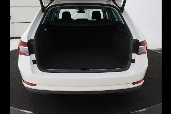 Škoda Superb 1.4 TSI iV Business Edition | Stoelverwarming | Carplay | Carplay | Virtual Cockpit | Navigatie | Parkeerhulp | Full LED | PHEV