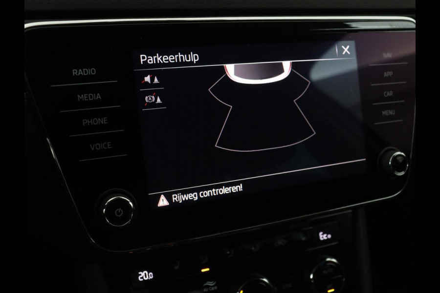 Škoda Superb 1.4 TSI iV Business Edition | Stoelverwarming | Carplay | Carplay | Virtual Cockpit | Navigatie | Parkeerhulp | Full LED | PHEV