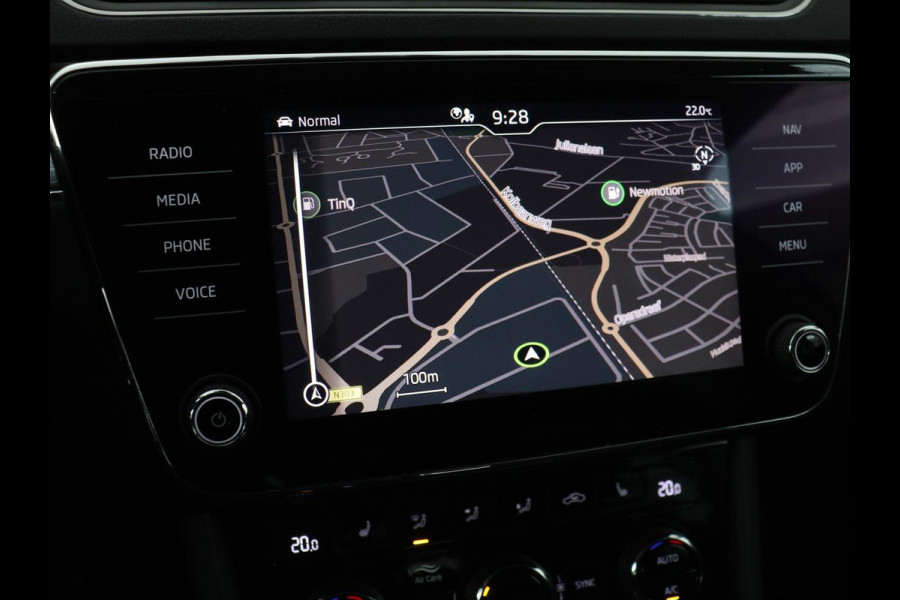 Škoda Superb 1.4 TSI iV Business Edition | Stoelverwarming | Carplay | Carplay | Virtual Cockpit | Navigatie | Parkeerhulp | Full LED | PHEV