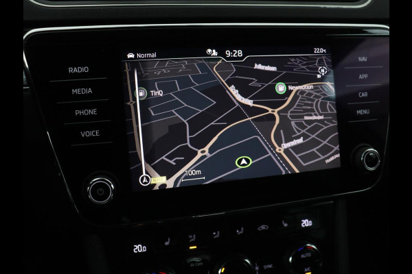 Škoda Superb 1.4 TSI iV Business Edition | Stoelverwarming | Carplay | Carplay | Virtual Cockpit | Navigatie | Parkeerhulp | Full LED | PHEV