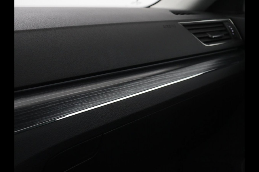 Škoda Superb 1.4 TSI iV Business Edition | Stoelverwarming | Carplay | Carplay | Virtual Cockpit | Navigatie | Parkeerhulp | Full LED | PHEV