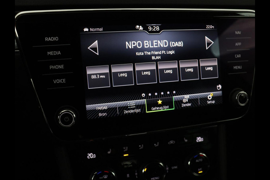 Škoda Superb 1.4 TSI iV Business Edition | Stoelverwarming | Carplay | Carplay | Virtual Cockpit | Navigatie | Parkeerhulp | Full LED | PHEV