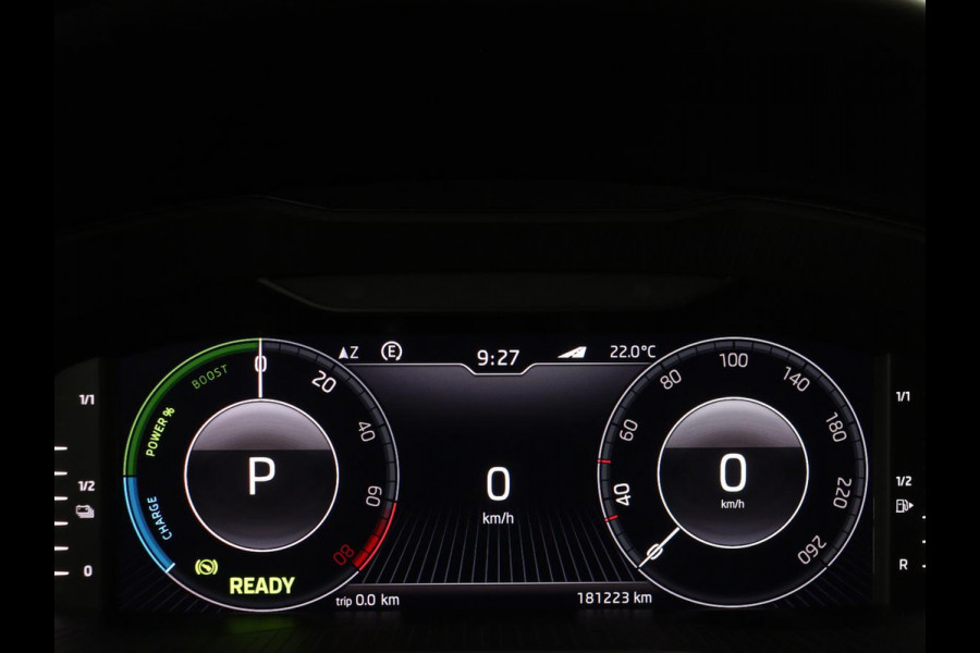 Škoda Superb 1.4 TSI iV Business Edition | Stoelverwarming | Carplay | Carplay | Virtual Cockpit | Navigatie | Parkeerhulp | Full LED | PHEV