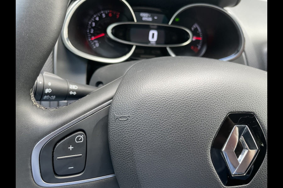 Renault Clio Estate 0.9 TCe Limited Airco - Cruise control - Parkeersensoren achter - Navigatie full map - Mistlampen voor - Lederen stuurwiel - Dakrails