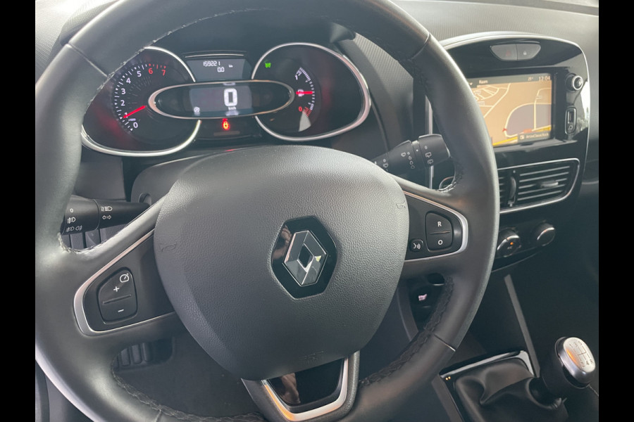 Renault Clio Estate 0.9 TCe Limited Airco - Cruise control - Parkeersensoren achter - Navigatie full map - Mistlampen voor - Lederen stuurwiel - Dakrails