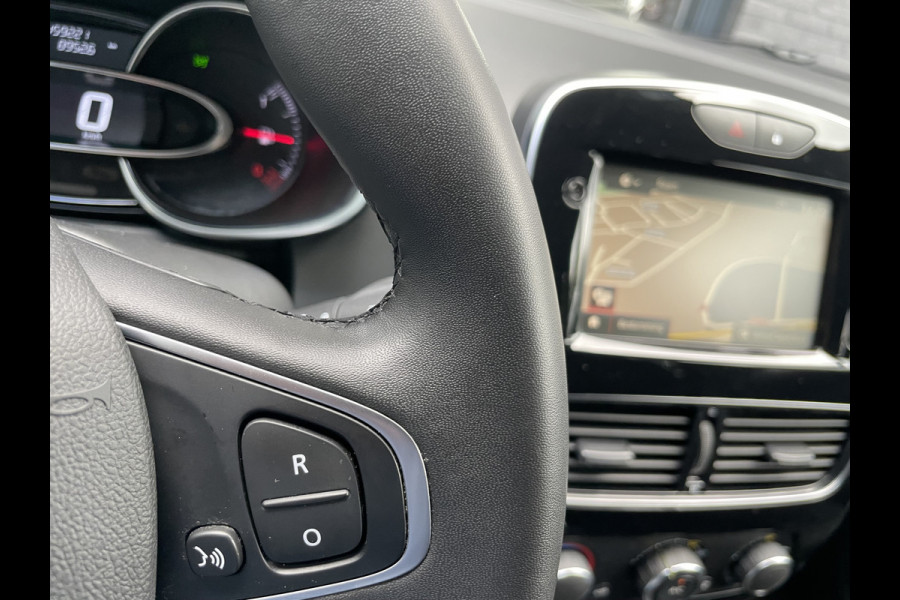 Renault Clio Estate 0.9 TCe Limited Airco - Cruise control - Parkeersensoren achter - Navigatie full map - Mistlampen voor - Lederen stuurwiel - Dakrails