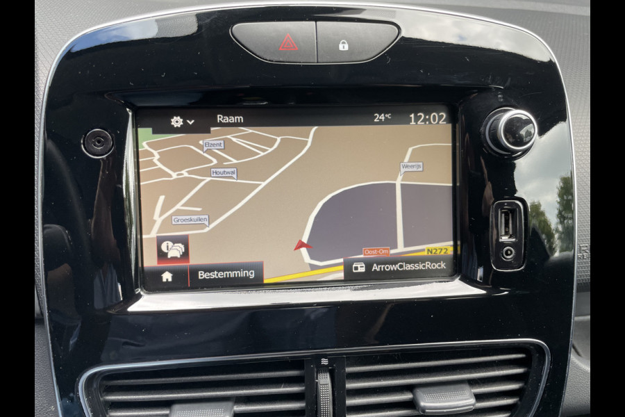 Renault Clio Estate 0.9 TCe Limited Airco - Cruise control - Parkeersensoren achter - Navigatie full map - Mistlampen voor - Lederen stuurwiel - Dakrails