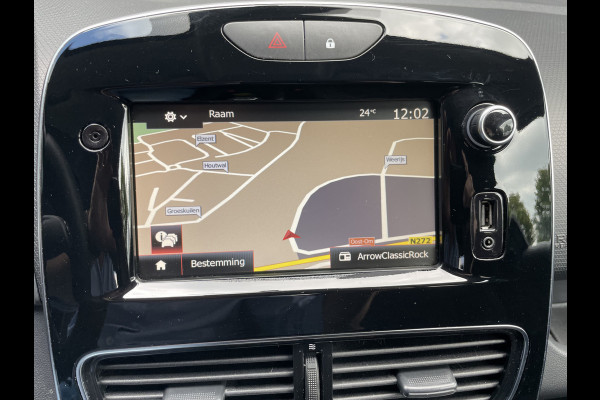 Renault Clio Estate 0.9 TCe Limited Airco - Cruise control - Parkeersensoren achter - Navigatie full map - Mistlampen voor - Lederen stuurwiel - Dakrails