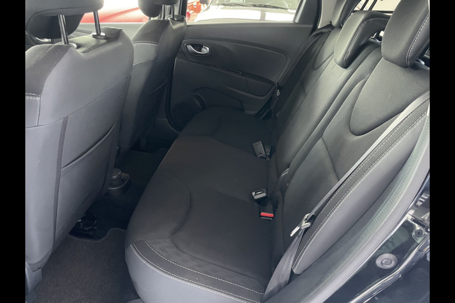 Renault Clio Estate 0.9 TCe Limited Airco - Cruise control - Parkeersensoren achter - Navigatie full map - Mistlampen voor - Lederen stuurwiel - Dakrails
