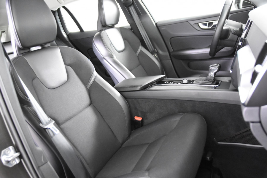 Volvo V60 2.0 D3 Momentum Pro *1ste Eigenaar*Leer*Navigatie*Stoelverwarming*