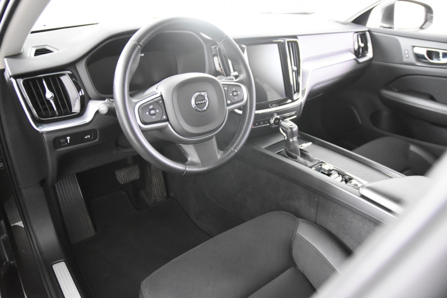 Volvo V60 2.0 D3 Momentum Pro *1ste Eigenaar*Leer*Navigatie*Stoelverwarming*