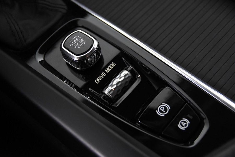 Volvo V60 2.0 D3 Momentum Pro *1ste Eigenaar*Leer*Navigatie*Stoelverwarming*