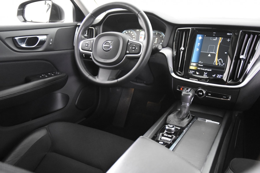 Volvo V60 2.0 D3 Momentum Pro *1ste Eigenaar*Leer*Navigatie*Stoelverwarming*