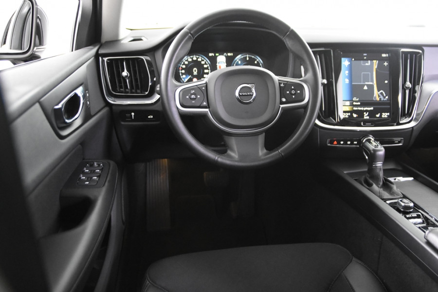 Volvo V60 2.0 D3 Momentum Pro *1ste Eigenaar*Leer*Navigatie*Stoelverwarming*