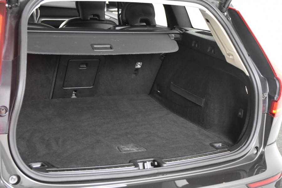 Volvo V60 2.0 D3 Momentum Pro *1ste Eigenaar*Leer*Navigatie*Stoelverwarming*