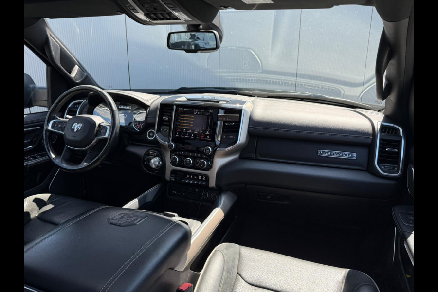 Dodge Ram 1500 5.7 V8 4x4 Crew Cab Laramie / Pano / Luchtvering / Elek sidesteps