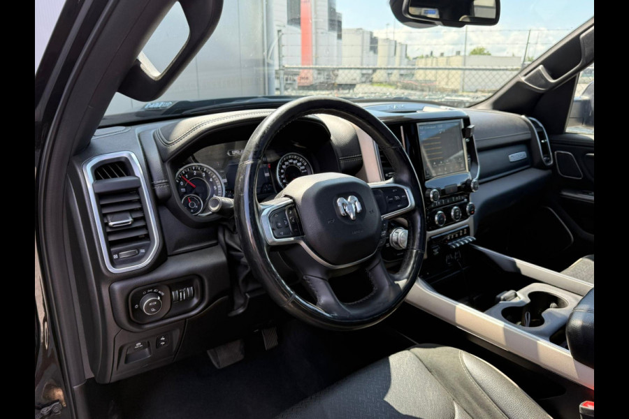 Dodge Ram 1500 5.7 V8 4x4 Crew Cab Laramie / Pano / Luchtvering / Elek sidesteps