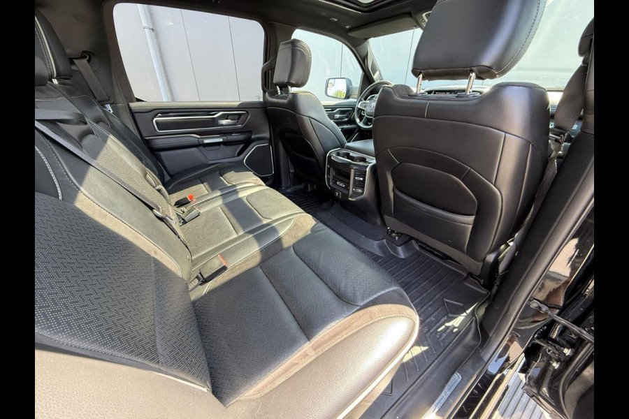 Dodge Ram 1500 5.7 V8 4x4 Crew Cab Laramie / Pano / Luchtvering / Elek sidesteps