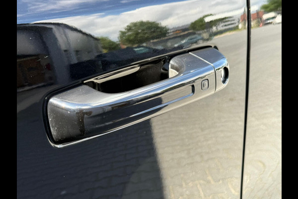 Dodge Ram 1500 5.7 V8 4x4 Crew Cab Laramie / Pano / Luchtvering / Elek sidesteps