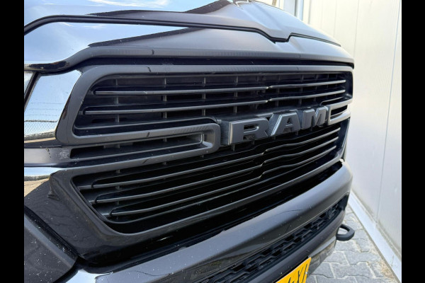 Dodge Ram 1500 5.7 V8 4x4 Crew Cab Laramie / Pano / Luchtvering / Elek sidesteps