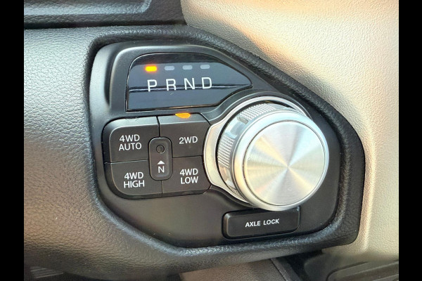 Dodge Ram 1500 5.7 V8 4x4 Crew Cab Laramie / Pano / Luchtvering / Elek sidesteps