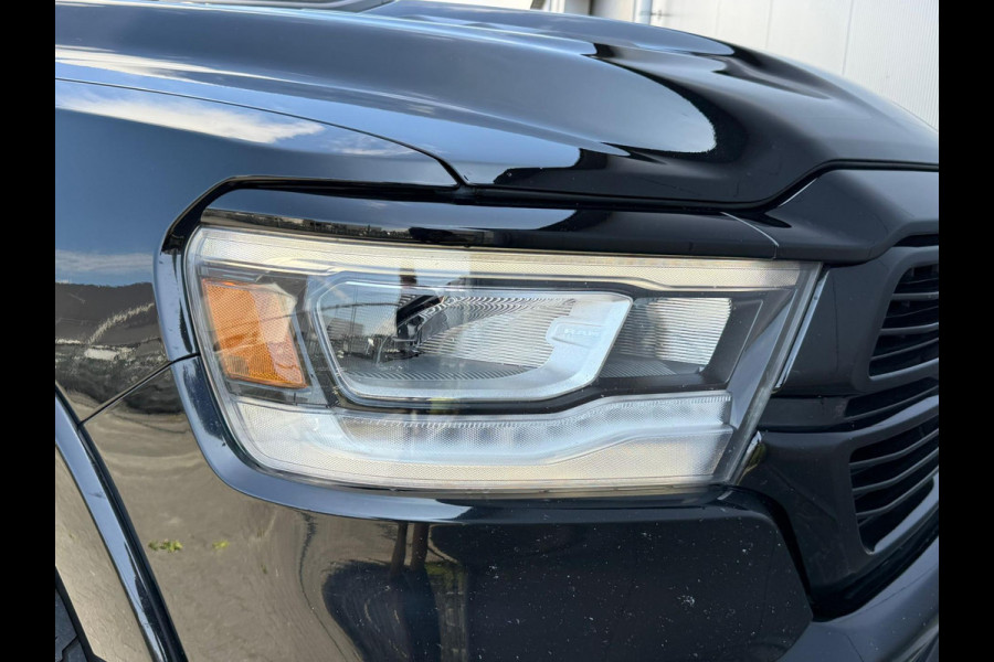 Dodge Ram 1500 5.7 V8 4x4 Crew Cab Laramie / Pano / Luchtvering / Elek sidesteps