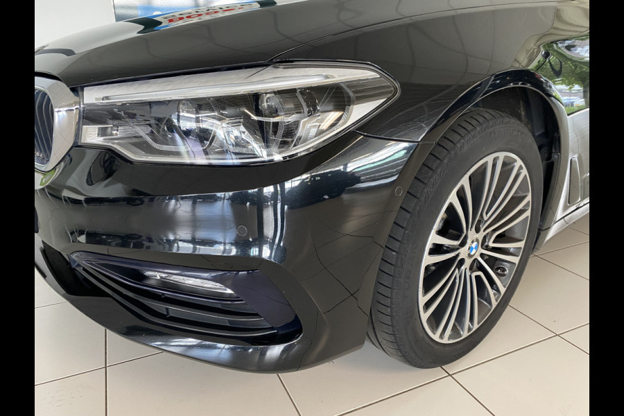 BMW 5 Serie Touring 530i High Executive elec trekhaak / stoelverwarming /koeling /