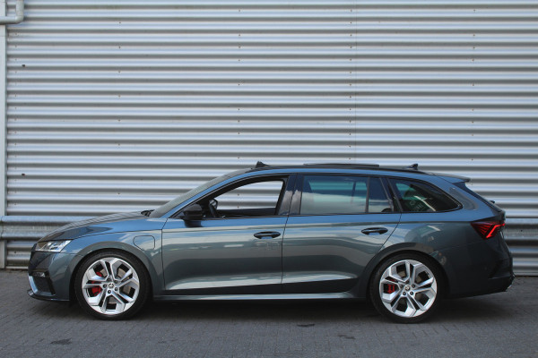 Škoda Octavia Combi 1.4 TSI 245pk RS iV PHEV Business DSG6 Panoramdak Clima Cruise Navi Camera Carplay HUD El. Klep 19"LMV