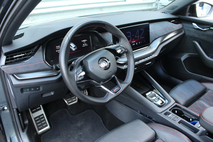 Škoda Octavia Combi 1.4 TSI 245pk RS iV PHEV Business DSG6 Panoramdak Clima Cruise Navi Camera Carplay HUD El. Klep 19"LMV