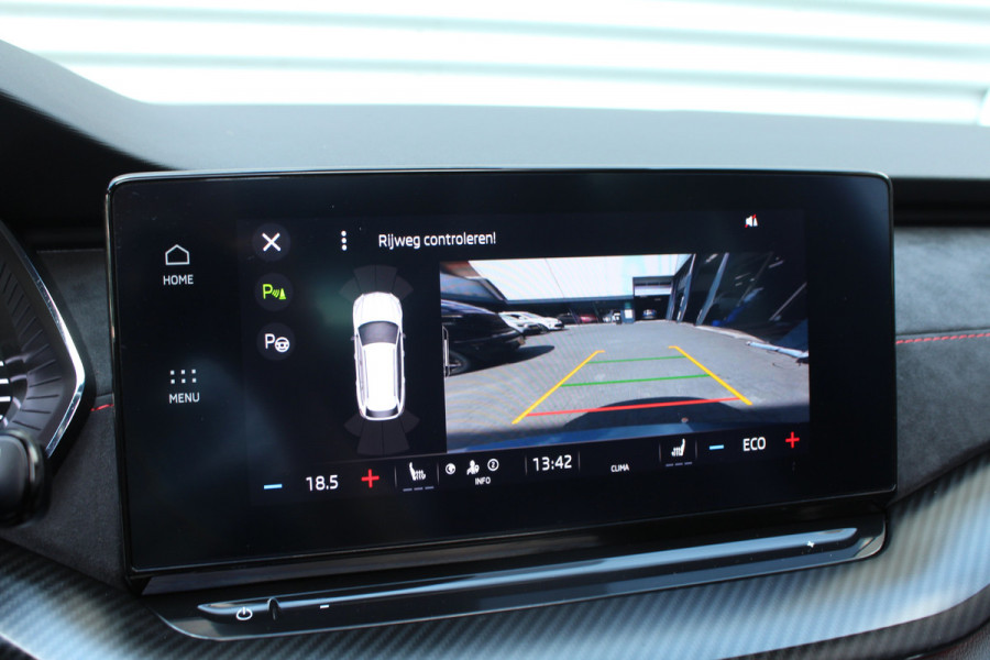 Škoda Octavia Combi 1.4 TSI 245pk RS iV PHEV Business DSG6 Panoramdak Clima Cruise Navi Camera Carplay HUD El. Klep 19"LMV