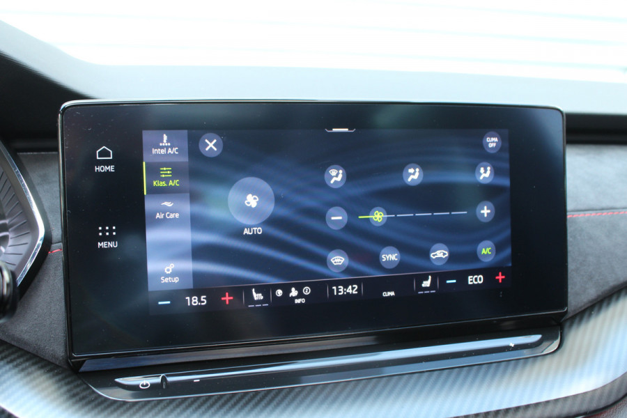 Škoda Octavia Combi 1.4 TSI 245pk RS iV PHEV Business DSG6 Panoramdak Clima Cruise Navi Camera Carplay HUD El. Klep 19"LMV