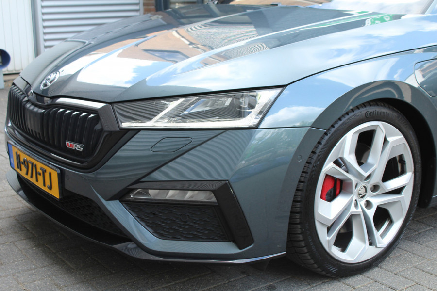 Škoda Octavia Combi 1.4 TSI 245pk RS iV PHEV Business DSG6 Panoramdak Clima Cruise Navi Camera Carplay HUD El. Klep 19"LMV