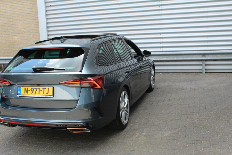 Škoda Octavia Combi 1.4 TSI 245pk RS iV PHEV Business DSG6 Panoramdak Clima Cruise Navi Camera Carplay HUD El. Klep 19"LMV
