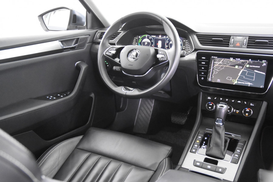 Škoda Superb Combi 1.4 TSI iV Hybrid *1ste Eigenaar*360 Camera*Trekhaak*Leer*
