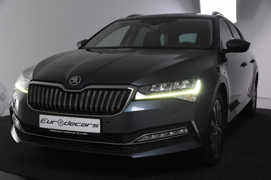 Škoda Superb Combi 1.4 TSI iV Hybrid *1ste Eigenaar*360 Camera*Trekhaak*Leer*