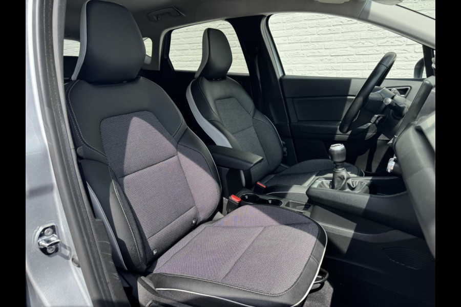 Renault Captur 1.0 TCe 100 Camera Pdc Trekhaak Led Cruise Clima Navigatie Carplay