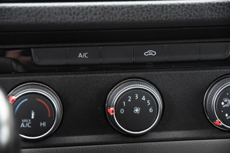 Volkswagen Crafter 35 2.0 TDI L4H3 Automaat *Leer*Navigatie*Trekhaak*