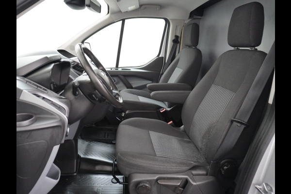 Ford Transit Custom Automaat 290 2.0TDCI 131PK L1H1 Navi Airco Cruise Camera Trekhaak Pdc Regen-/lichtsensor Euro 6 Trend Bluetooth Voorruit verwarmbaar Achterklep Zijschuifdeur Wandbetimmering Adaptieve bochtverl 1e Eigenaar Euro 6