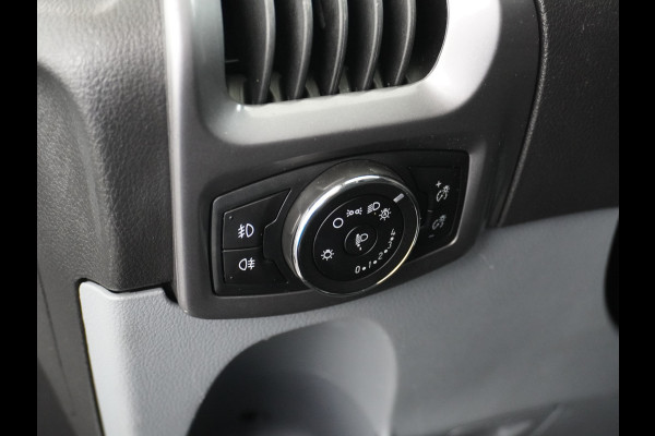 Ford Transit Custom Automaat 290 2.0TDCI 131PK L1H1 Navi Airco Cruise Camera Trekhaak Pdc Regen-/lichtsensor Euro 6 Trend Bluetooth Voorruit verwarmbaar Achterklep Zijschuifdeur Wandbetimmering Adaptieve bochtverl 1e Eigenaar Euro 6