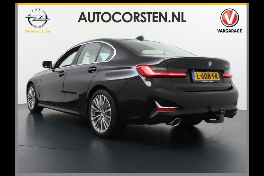 BMW 3-serie 330e 293PK Autom.8 Leder+Verwarmd+Elektr. Apple Carplay Android Auto Trekhaak Camera Adap.Cruise DAB+ Led Laserlicht Live cockpi Keyless Rijstrooksensor Audio Media Pack BMW individual Lmv 18" Comfort Access Digital Key Wifi Dealeronderhouden 1e Eigenaar Zeer compleet, nieuwprijs €66.055,-