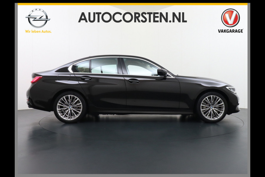 BMW 3-serie 330e 293PK Autom.8 Leder+Verwarmd+Elektr. Apple Carplay Android Auto Trekhaak Camera Adap.Cruise DAB+ Led Laserlicht Live cockpi Keyless Rijstrooksensor Audio Media Pack BMW individual Lmv 18" Comfort Access Digital Key Wifi Dealeronderhouden 1e Eigenaar Zeer compleet, nieuwprijs €66.055,-