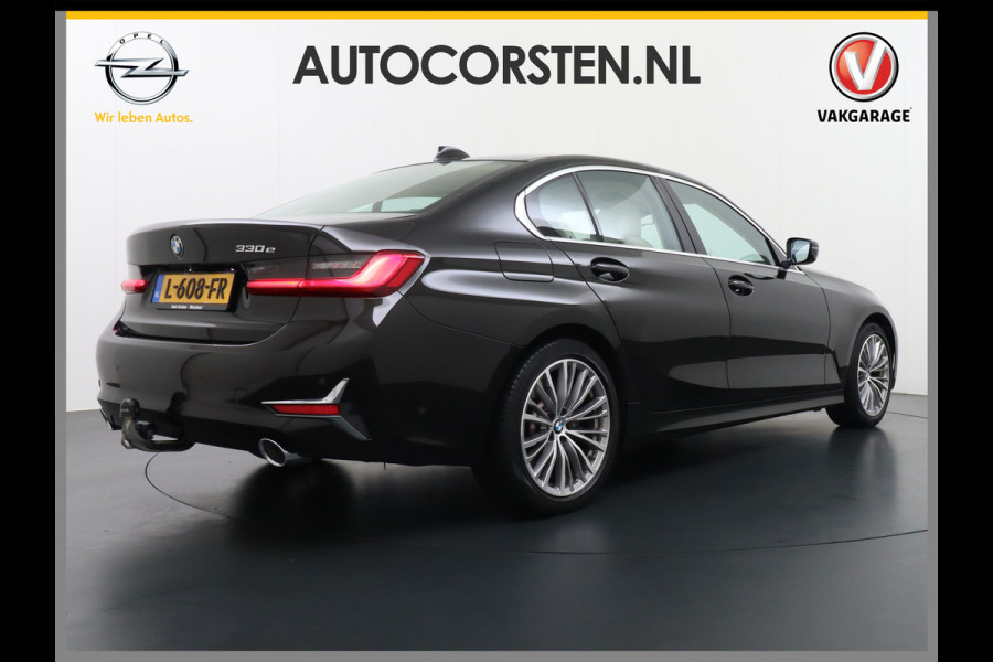 BMW 3-serie 330e 293PK Autom.8 Leder+Verwarmd+Elektr. Apple Carplay Android Auto Trekhaak Camera Adap.Cruise DAB+ Led Laserlicht Live cockpi Keyless Rijstrooksensor Audio Media Pack BMW individual Lmv 18" Comfort Access Digital Key Wifi Dealeronderhouden 1e Eigenaar Zeer compleet, nieuwprijs €66.055,-