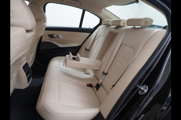 BMW 3-serie 330e 293PK Autom.8 Leder+Verwarmd+Elektr. Apple Carplay Android Auto Trekhaak Camera Adap.Cruise DAB+ Led Laserlicht Live cockpi Keyless Rijstrooksensor Audio Media Pack BMW individual Lmv 18" Comfort Access Digital Key Wifi Dealeronderhouden 1e Eigenaar Zeer compleet, nieuwprijs €66.055,-