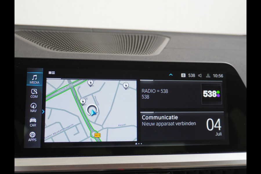 BMW 3-serie 330e 293PK Autom.8 Leder+Verwarmd+Elektr. Apple Carplay Android Auto Trekhaak Camera Adap.Cruise DAB+ Led Laserlicht Live cockpi Keyless Rijstrooksensor Audio Media Pack BMW individual Lmv 18" Comfort Access Digital Key Wifi Dealeronderhouden 1e Eigenaar Zeer compleet, nieuwprijs €66.055,-